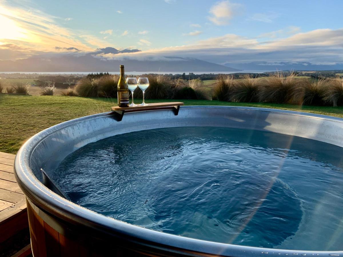 Fiordland Eco-Retreat -- Panoramic Views -- Hot Tub Villa Te Anau Ngoại thất bức ảnh