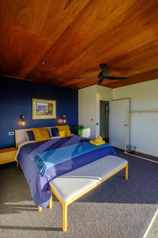 Fiordland Eco-Retreat -- Panoramic Views -- Hot Tub Villa Te Anau Ngoại thất bức ảnh