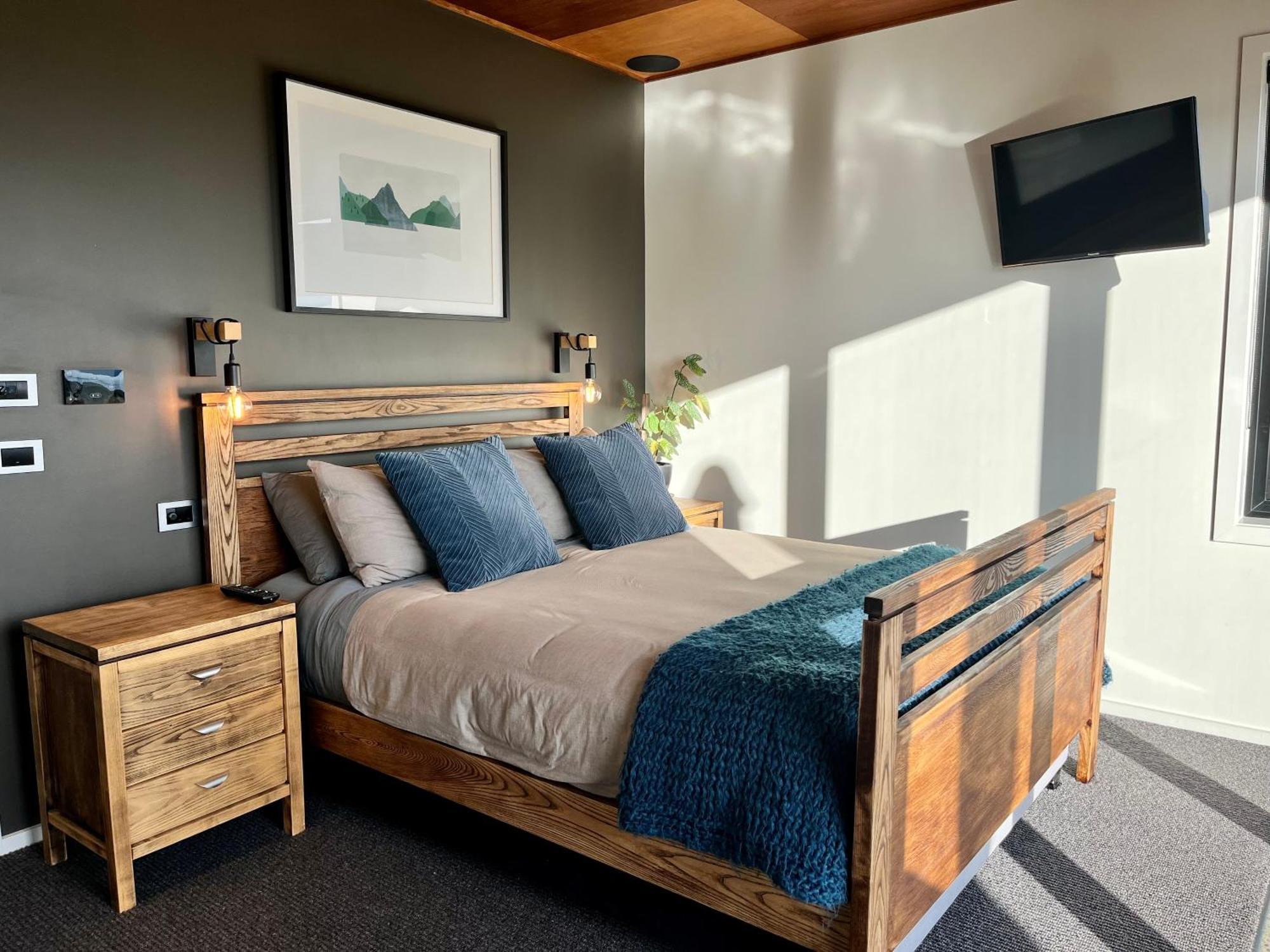 Fiordland Eco-Retreat -- Panoramic Views -- Hot Tub Villa Te Anau Ngoại thất bức ảnh
