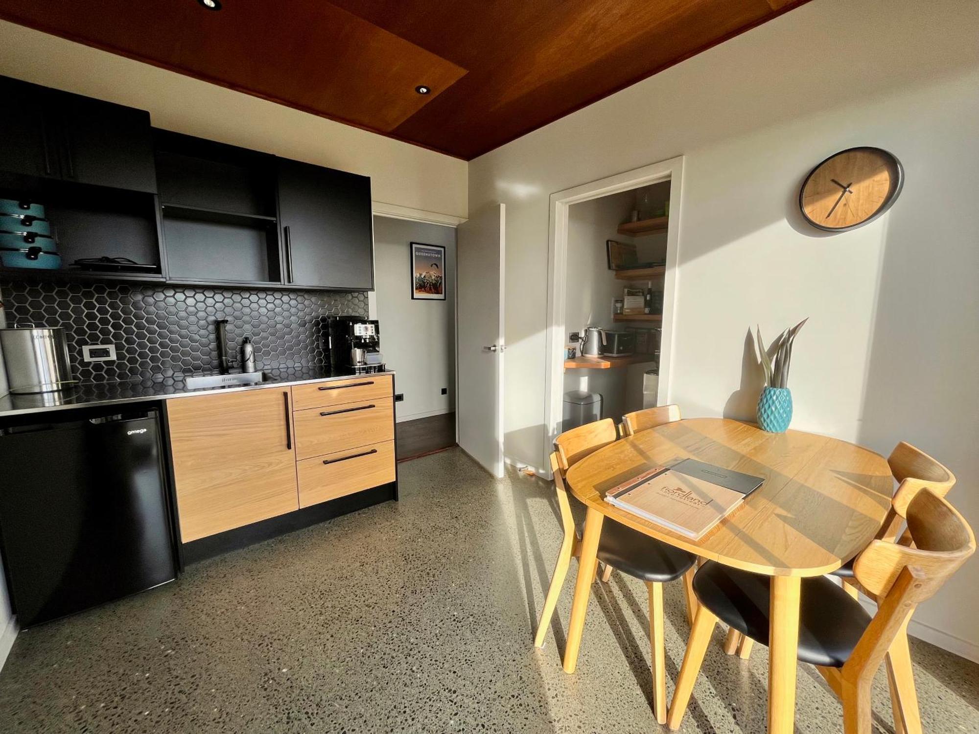 Fiordland Eco-Retreat -- Panoramic Views -- Hot Tub Villa Te Anau Ngoại thất bức ảnh